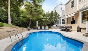 1233 Red Oak Plantation Dr, Ballwin, MO 63021