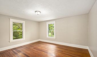 208 E Oak St, Albion, MI 49224