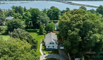 10 Linden Gate Ln, Newport, RI 02840