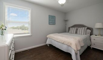 214 Iroquois Ave, Beach Haven, NJ 08008