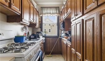 85 Hendricks St, Central Falls, RI 02863