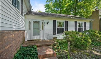 240 S Park Dr, Aurora, OH 44202