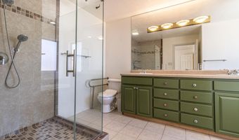 208 SWIRE HEIGHTS Dr, Aztec, NM 87410