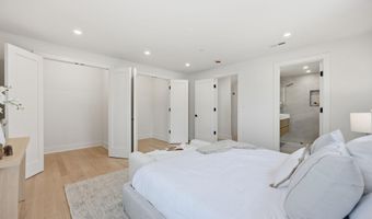 9200 CEDAR Ln, Bethesda, MD 20814