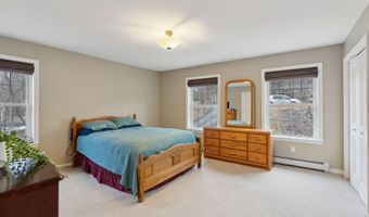 209 Hickory Dr, Auburn, ME 04210