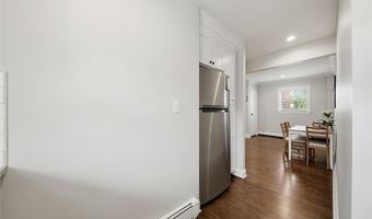 123 Park Ave B3, Amityville, NY 11701