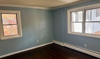 498 Oak Ave APT 28, Cheshire, CT 06410