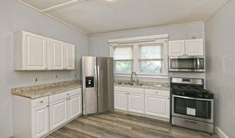 23 Maple Dr, Amityville, NY 11701