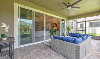 7401 PARADISO Dr, Apollo Beach, FL 33572