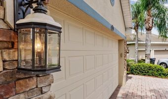 921 CLASSIC VIEW Dr, Auburndale, FL 33823