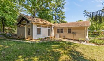 8407 GEORGIAN Way, Annandale, VA 22003
