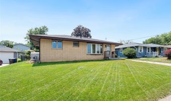 2719 E Tiffin Ave, Des Moines, IA 50317