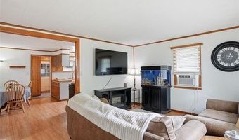 918 Columbia St, Algonac, MI 48001