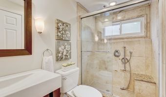 223 W Tanglewood Dr, Arlington Heights, IL 60004