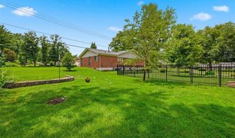 409 Mayfair Dr, Ballwin, MO 63011