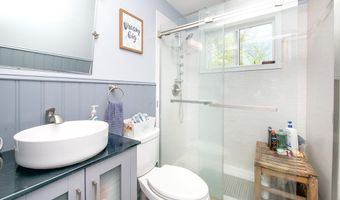 448 Bunker Hill Rd, Auburn, NH 03032