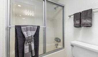 6151 Calle Mariselda 304, San Diego, CA 92124