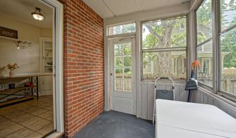 5 Kakely St, Albany, NY 12208
