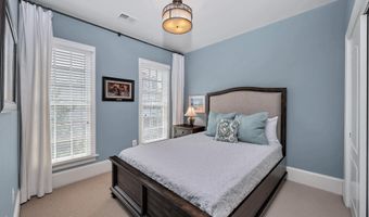 705 LYLES Ln, Alexandria, VA 22314