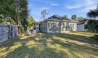 72 13th St, Apalachicola, FL 32320