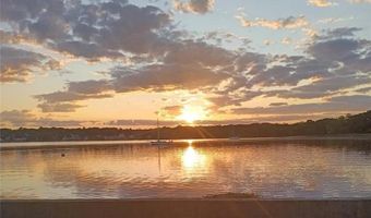 99 Smith St, Bristol, RI 02809