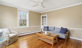 48 Constitution St 1, Bristol, RI 02809