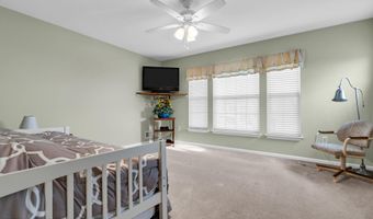 18 Peaksail Dr, Bayville, NJ 08721