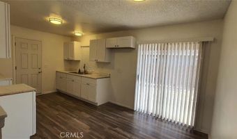 20221 Zuni Rd B, Apple Valley, CA 92307