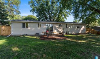 404 Jefferson Dr, Alcester, SD 57001