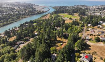 217 MARINE Dr, Brookings, OR 97415