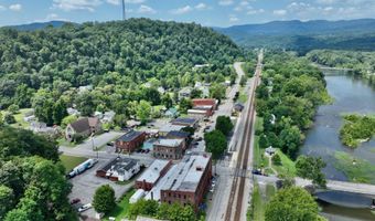 342 S Monroe St, Alderson, WV 24910