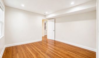 3927 PENNSYLVANIA Ave SE 101, Washington, DC 20020