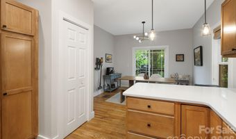 29 Winding Rd, Asheville, NC 28803