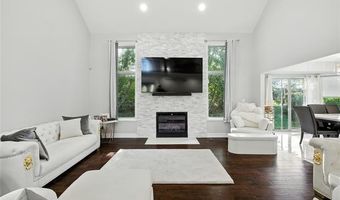 48821 Tremont Dr, Macomb, MI 48044