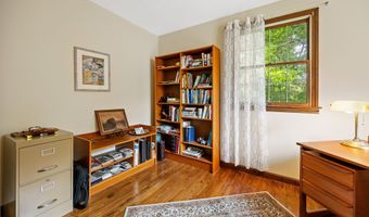 620 Riverside Dr, Cheshire, CT 06410