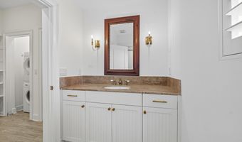 50 BEACH COTTAGE Ln, Atlantic Beach, FL 32233