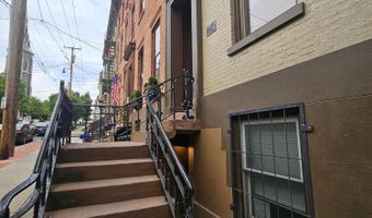 15 Ten Broeck St Garden, Albany, NY 12210