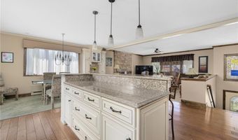 11 Renfrew Ave, Middletown, RI 02842