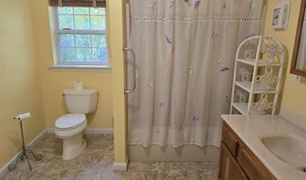 83 Clover Ln, Auburn, ME 04210