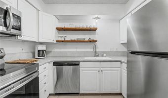 2 William Ln, Bella Vista, AR 72715