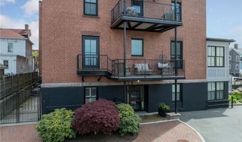 423 Hope St C, Bristol, RI 02809