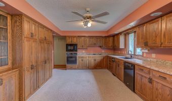 606 Dogwood Dr, Arcola, IL 61910