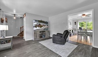 637 FULTON St, Akron, PA 17501