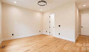 407 Melnick Ter, Asheville, NC 28803