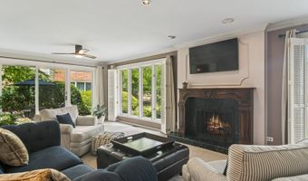 1653 N Belmont Ct, Arlington Heights, IL 60004