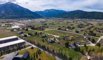 60 BUCKRAIL Ln, Alpine, WY 83128