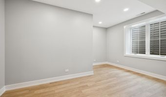 227 S Mitchell Ave, Arlington Heights, IL 60005
