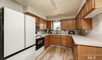 2212 Willow St, Caldwell, ID 83605