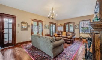 33 S Bay Ave, Amityville, NY 11701