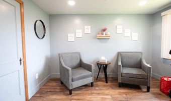 875 Hammond St, Bangor, ME 04401